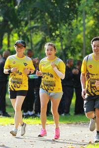 BIB: 064, 0639, 0641
                            <button type="button" onclick="openModal(5134837)" class="btn btn-primary btn-sm float-right btn-popup" data-toggle="modal" data-target=".modal-high-quality">
                        <i class="fas fa-shopping-cart"></i> Add to Cart
                    </button>
                                            <button type="button" onclick="isThisMe(5134837, true)" class="btn btn-success btn-sm float-right btn-popup btn-isme hidden" data-toggle="tooltip" data-placement="bottom" title="นี่คือรูปของคุณใช่ไหม คลิกที่นี่เพื่อเอาเข้าอัลบั้ม">
                        <i class="fas fa-plus"></i> Add to album
                    </button>
                    <button type="button" onclick="isThisMe(5134837, false)" class="btn btn-warning btn-sm float-right btn-popup btn-isnotme hidden">
                        <i class="fas fa-ban"></i> Remove from album
                    </button>
